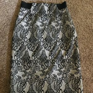 Bill Blass New York, black/ivory lace high waisted skirt with pockets, size 6